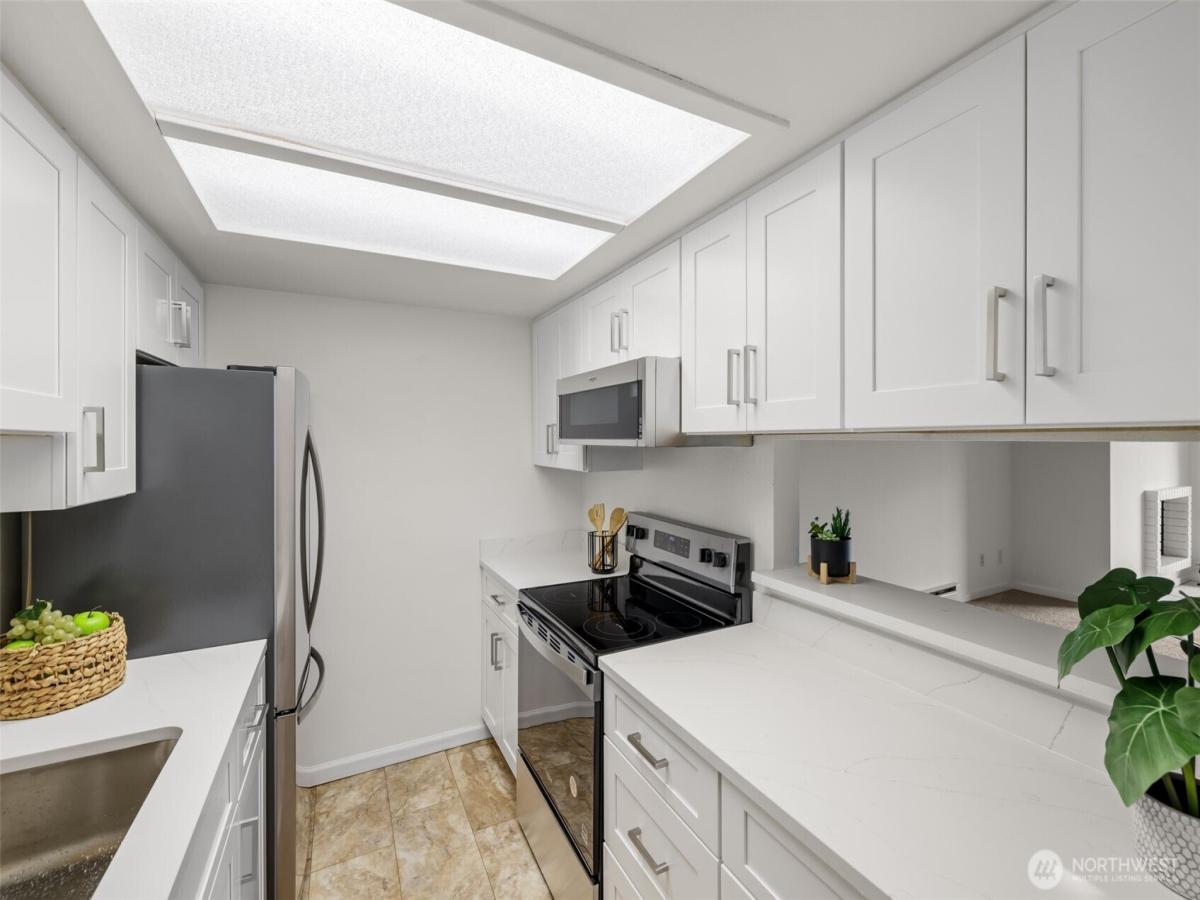 MLS #NWM2374688 image #0