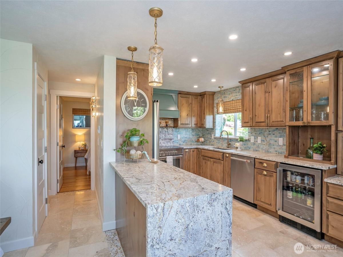 MLS #NWM2375699 image #0