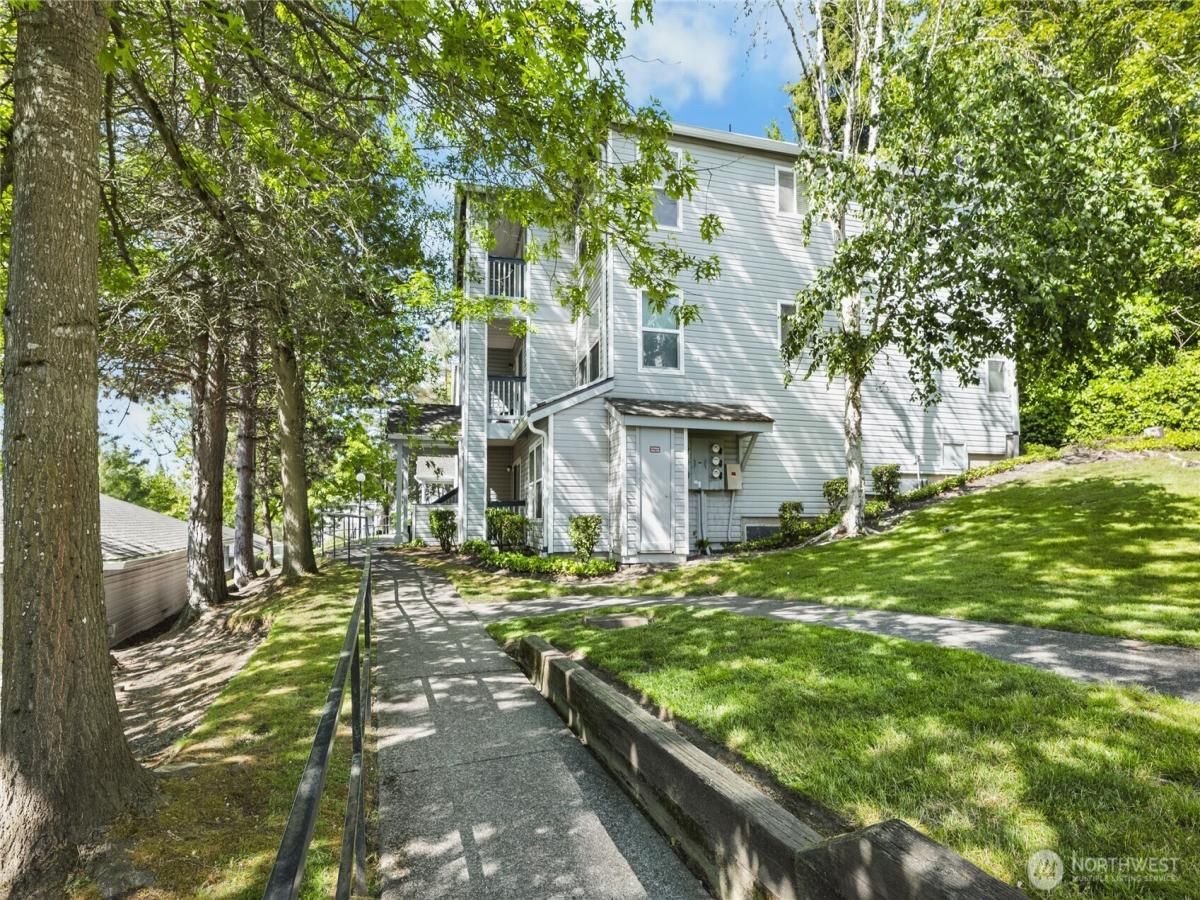 MLS #NWM2378107 image #0