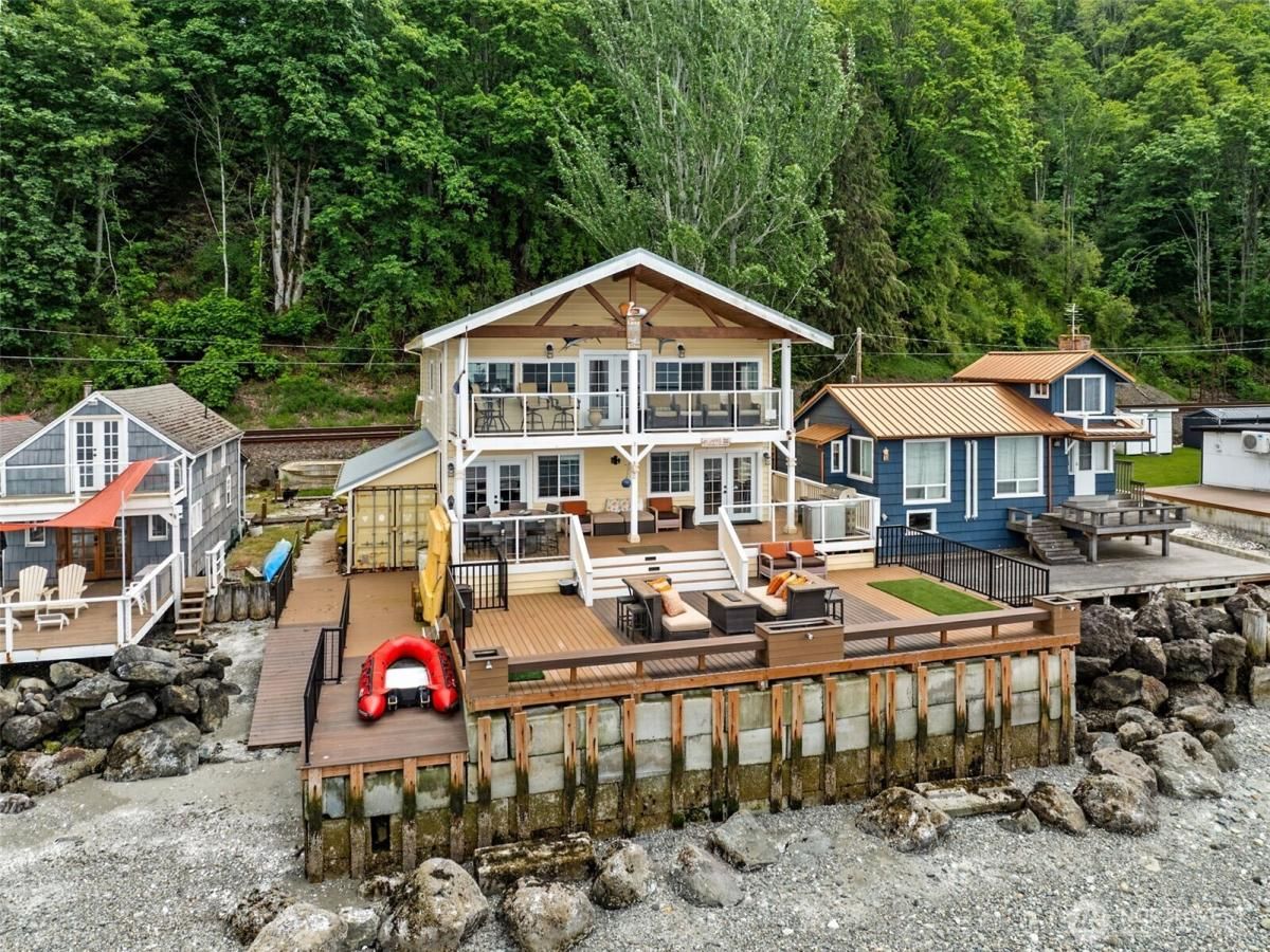 MLS #NWM2378538 image #0