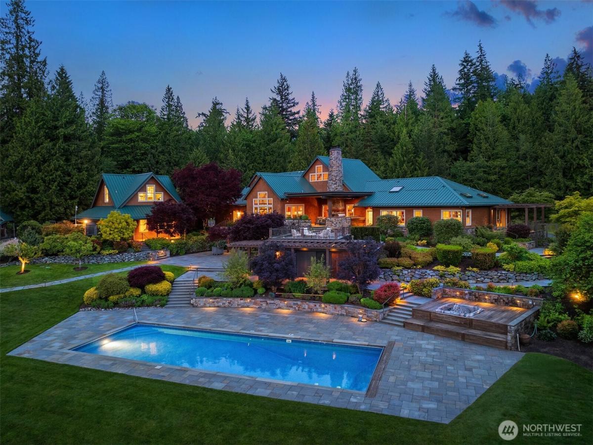 MLS #NWM2378585 image #0