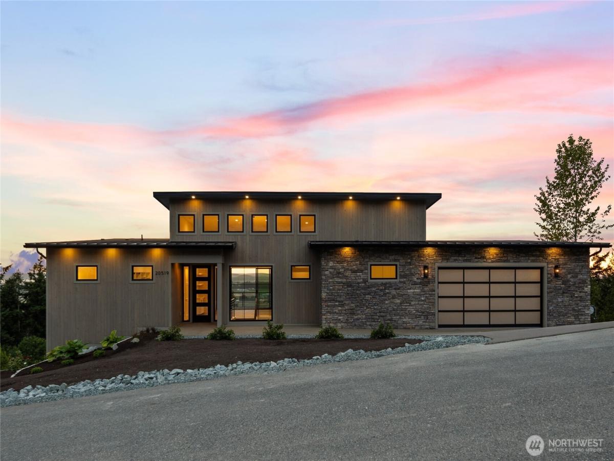MLS #NWM2379557 image #0