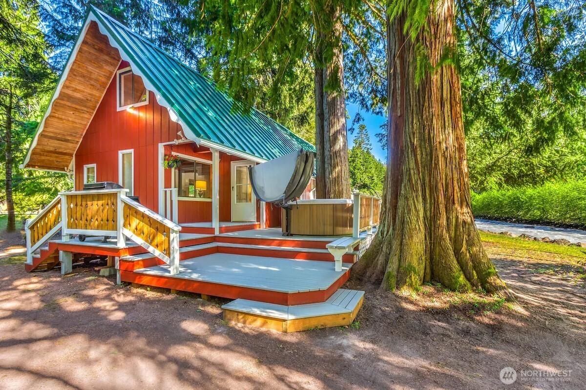 MLS #NWM2379938 image #0