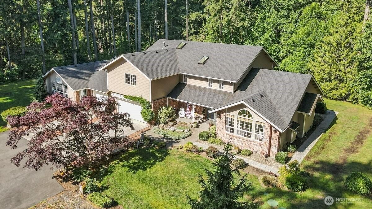 MLS #NWM2380714 image #0