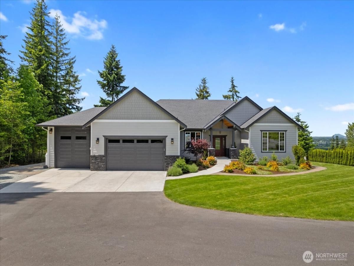 MLS #NWM2380783 image #0