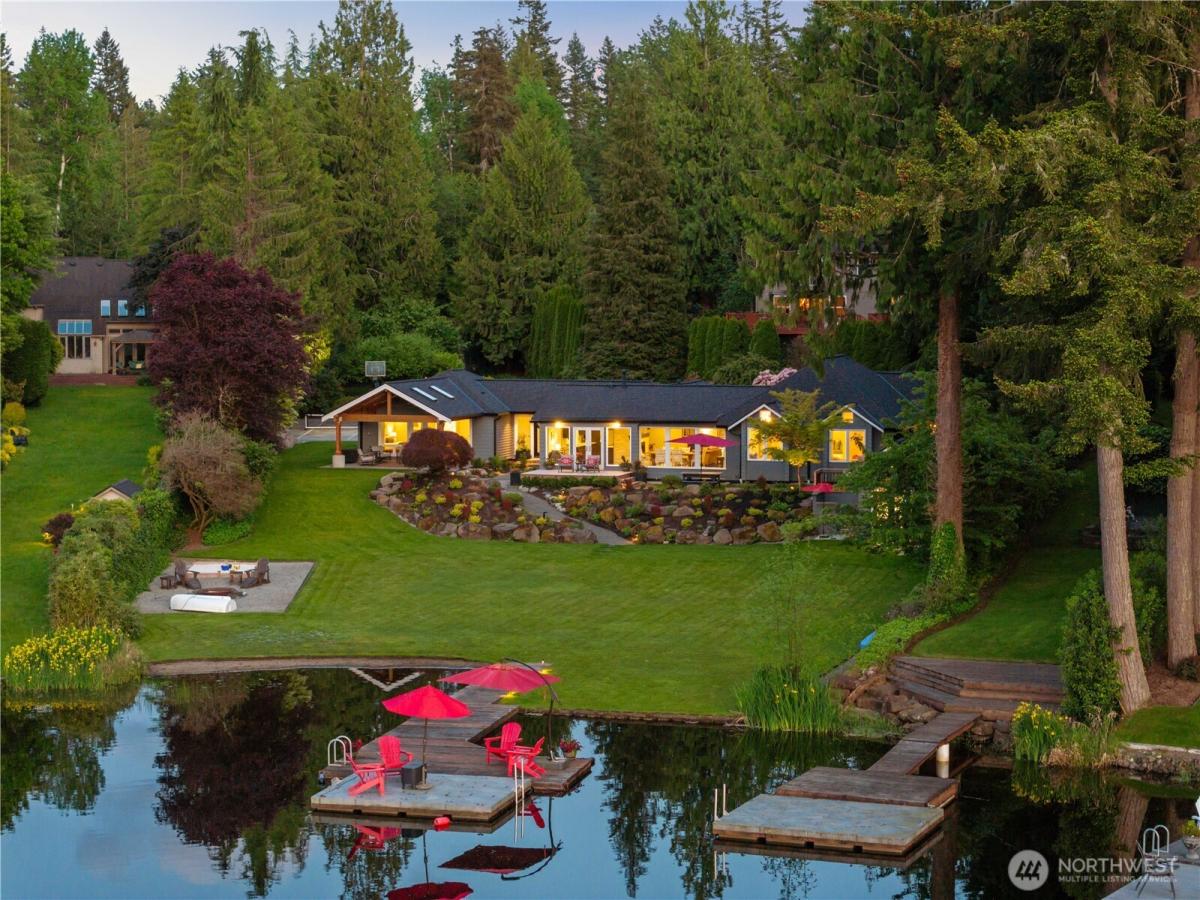 MLS #NWM2381060 image #0