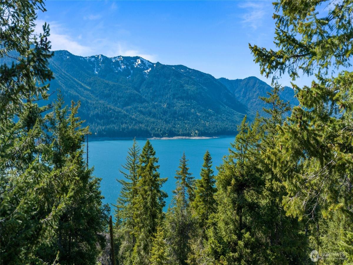 MLS #NWM2381118 image #0