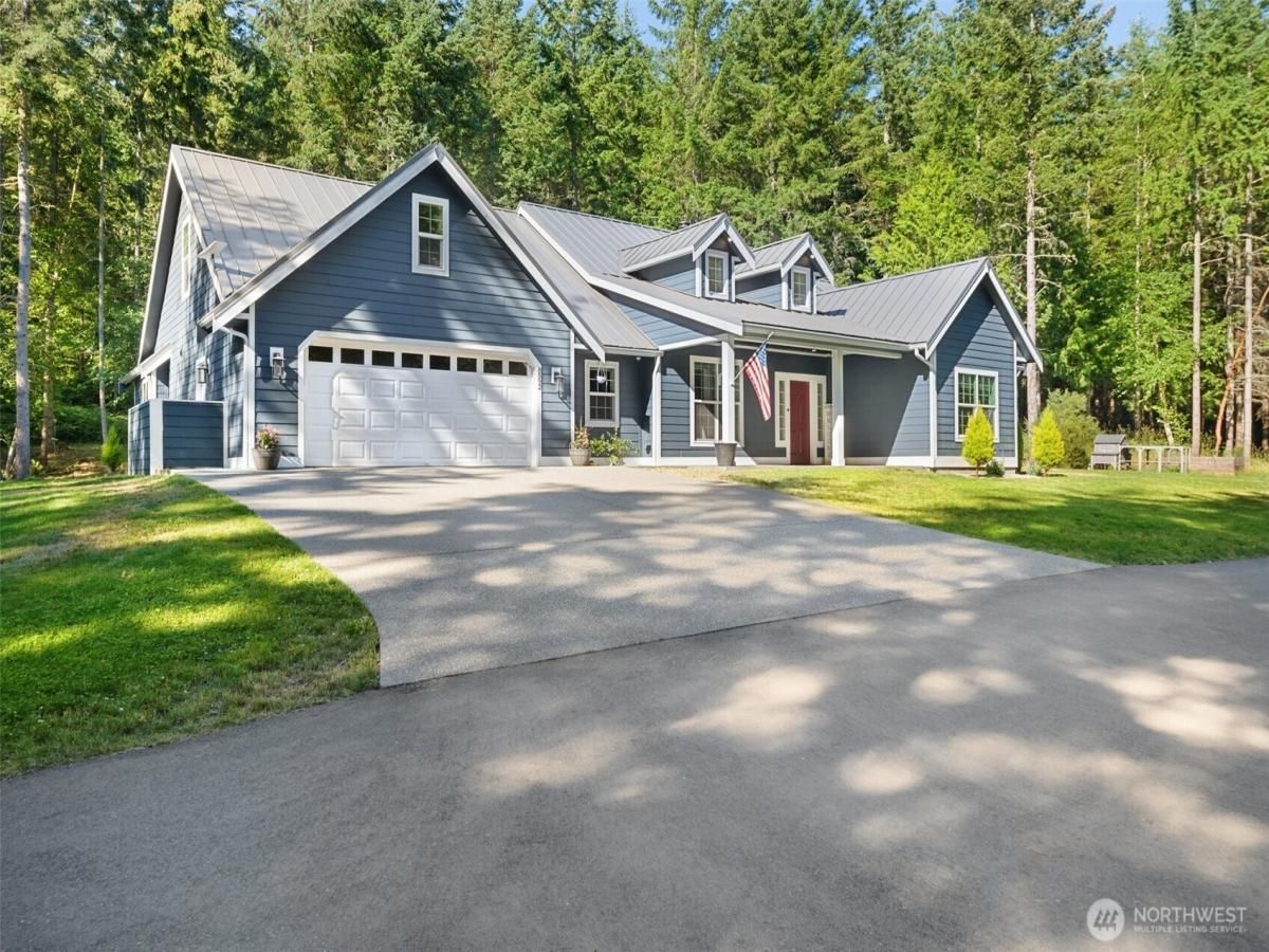 MLS #NWM2381364 image #0