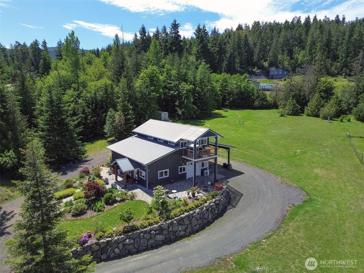 MLS #NWM2381525 image #0