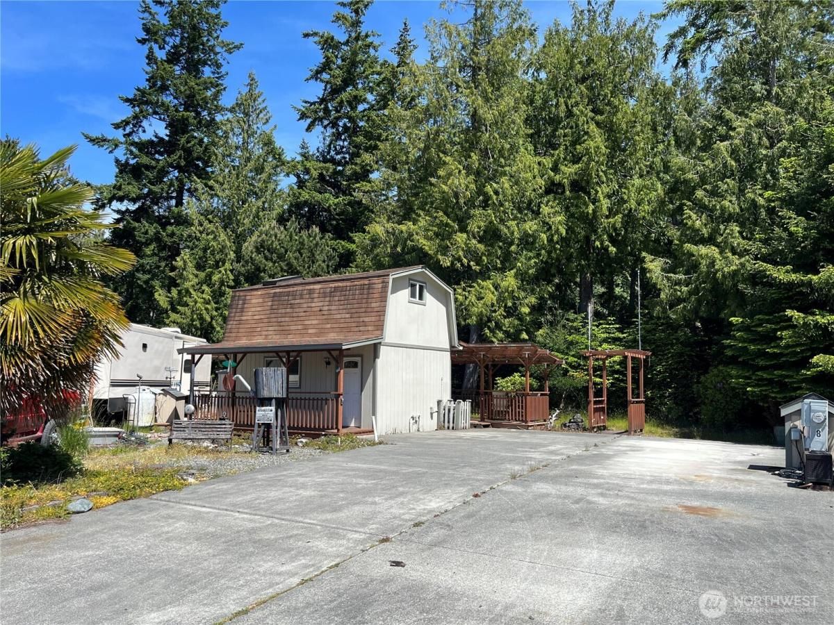 MLS #NWM2382329 image #0