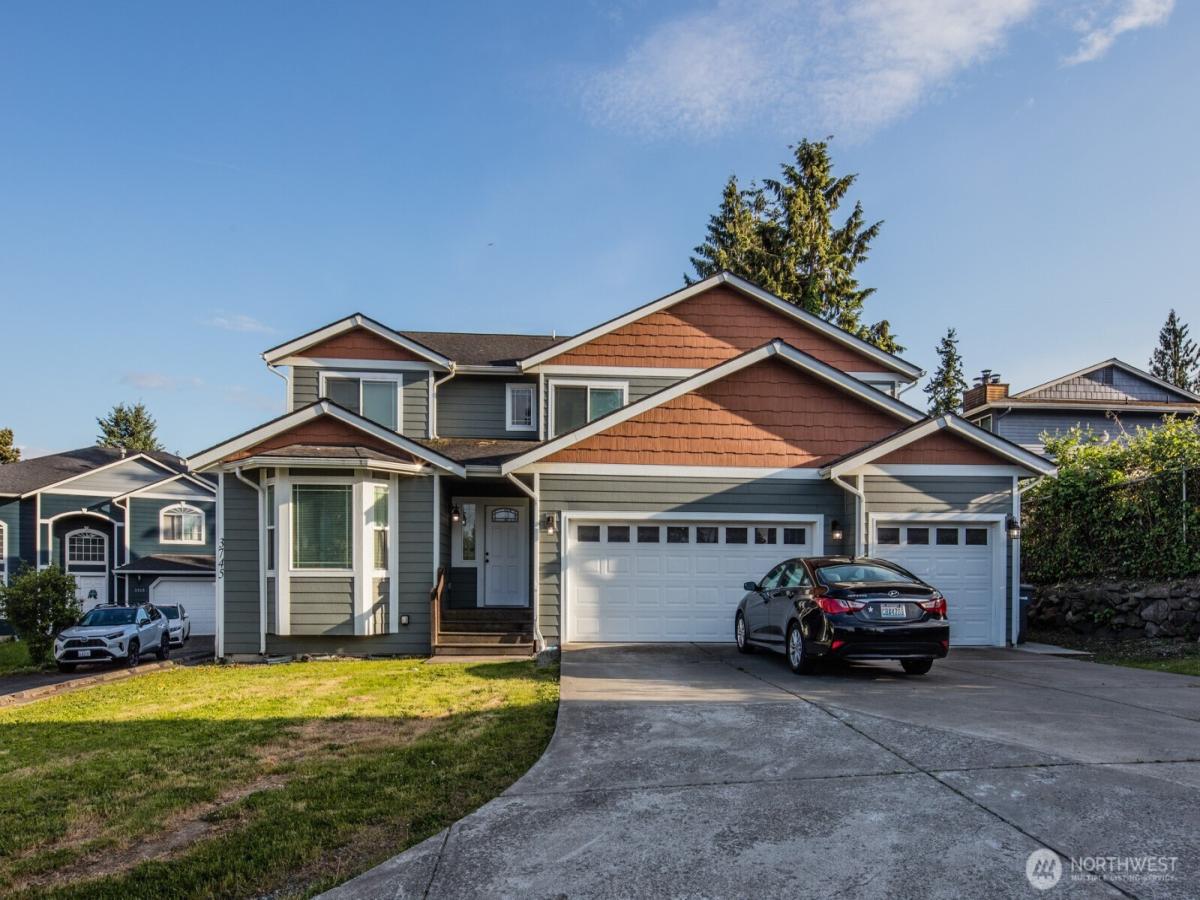 MLS #NWM2382358 image #0