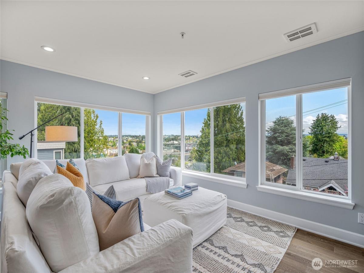 MLS #NWM2382368 image #0