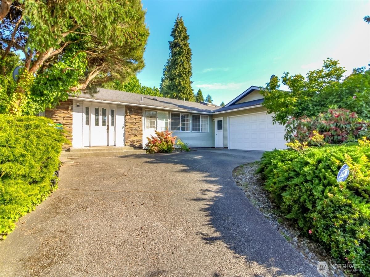 MLS #NWM2382504 image #0