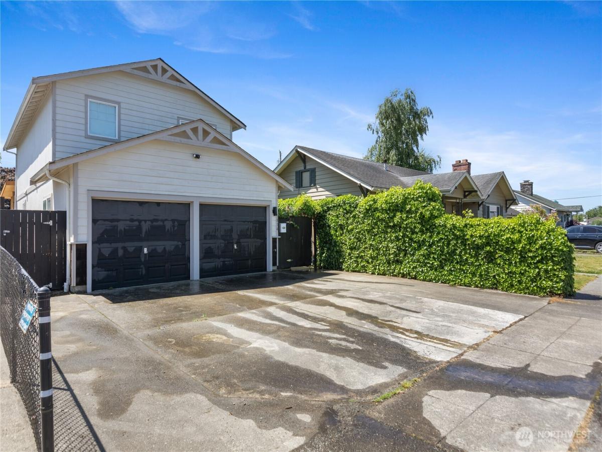 MLS #NWM2382659 image #0