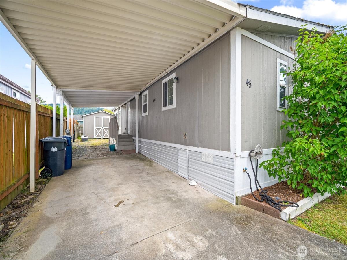 MLS #NWM2382846 image #0