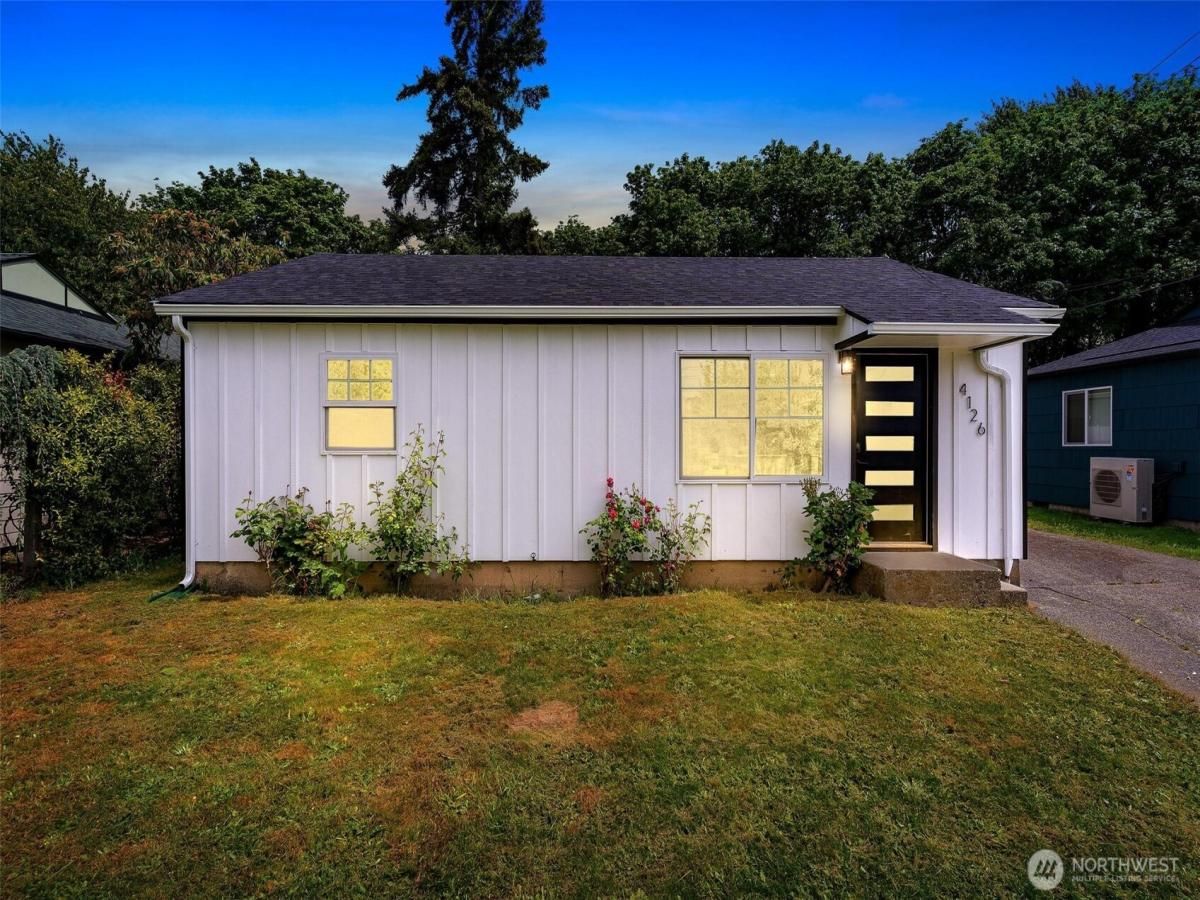 MLS #NWM2382965 image #0