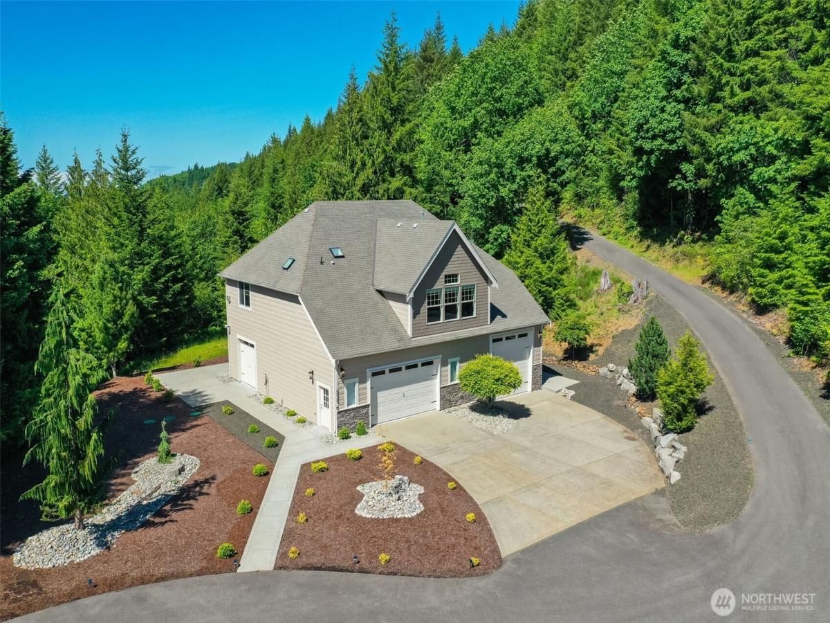 MLS #NWM2382975 image #0