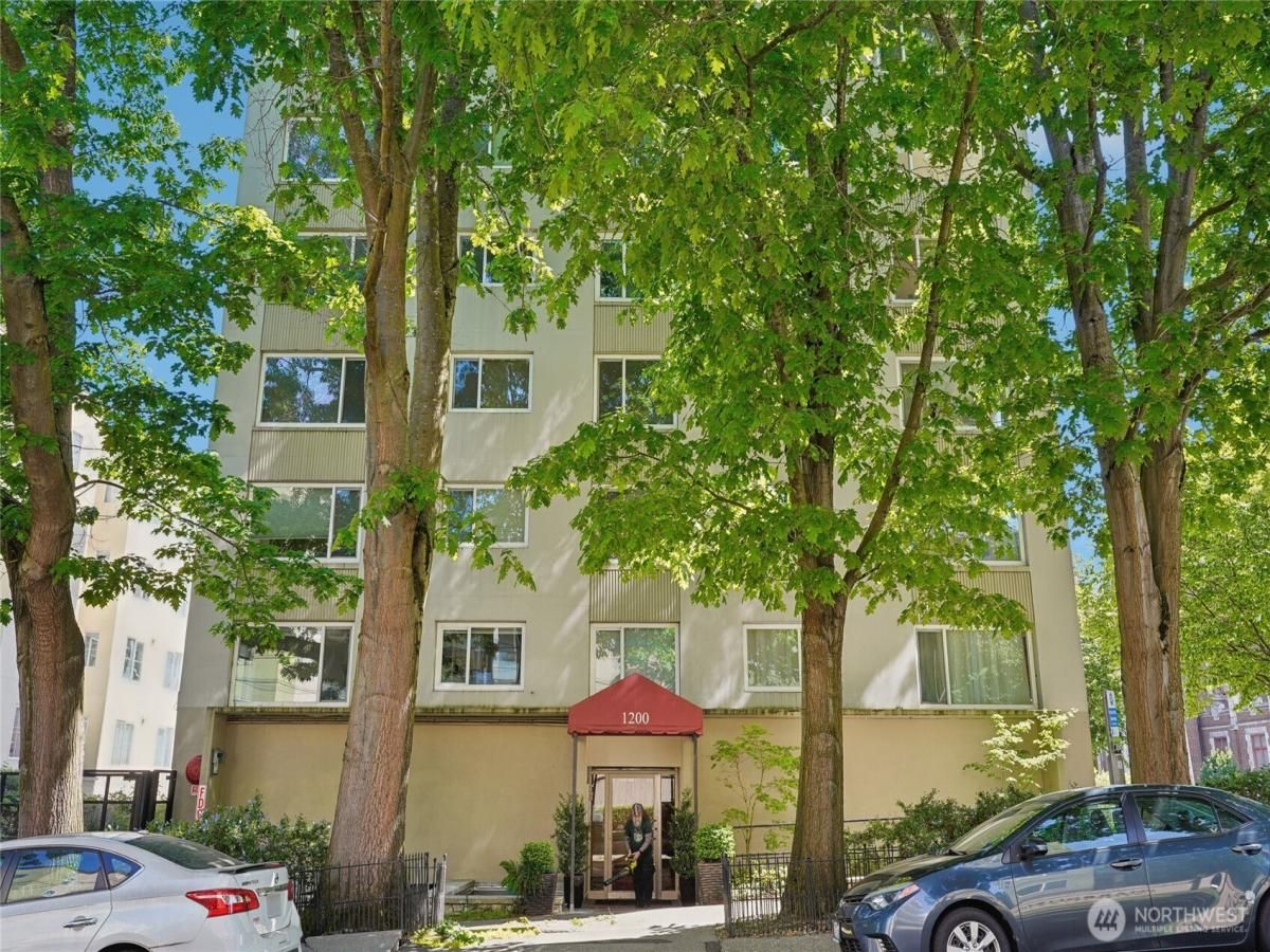 MLS #NWM2383144 image #0