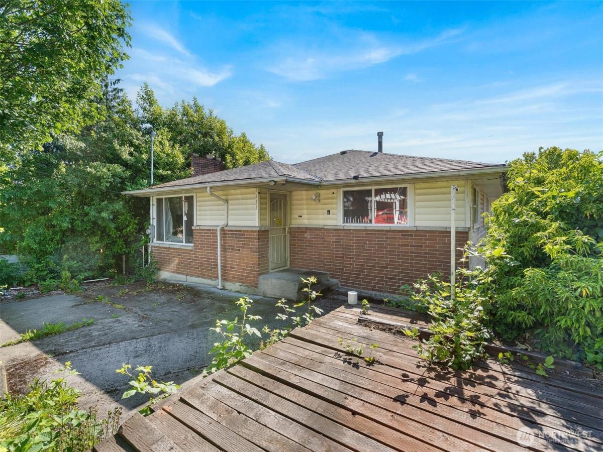 MLS #NWM2383162 image #0