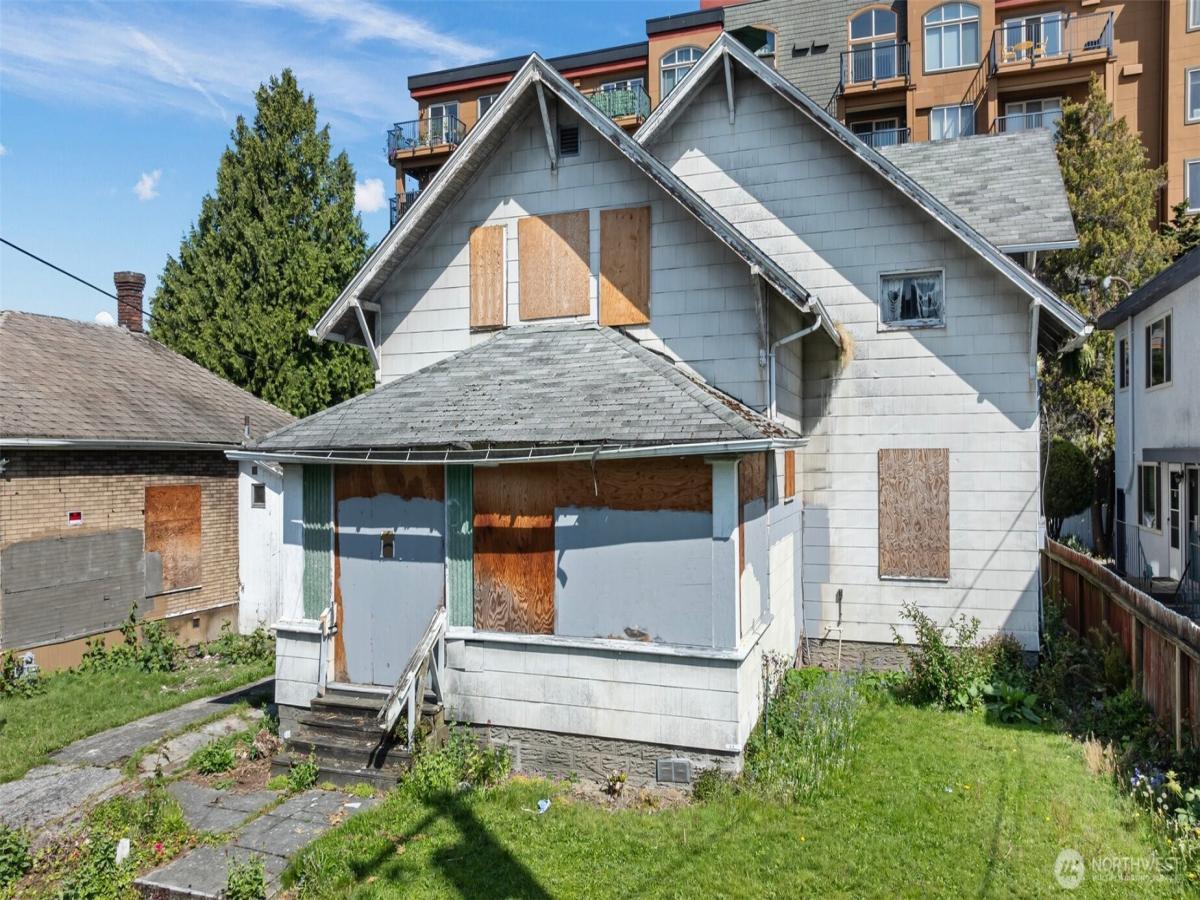 MLS #NWM2384209 image #0