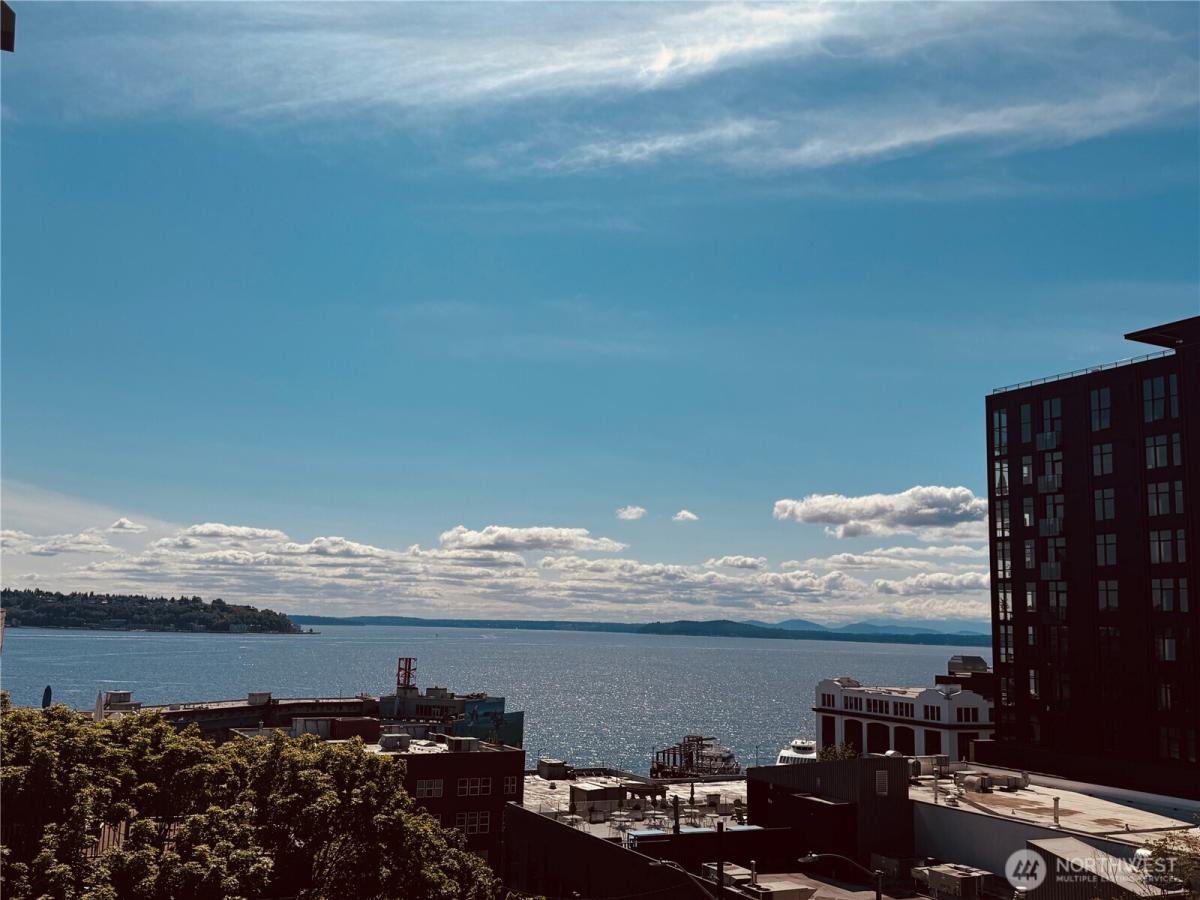 MLS #NWM2384400 image #0