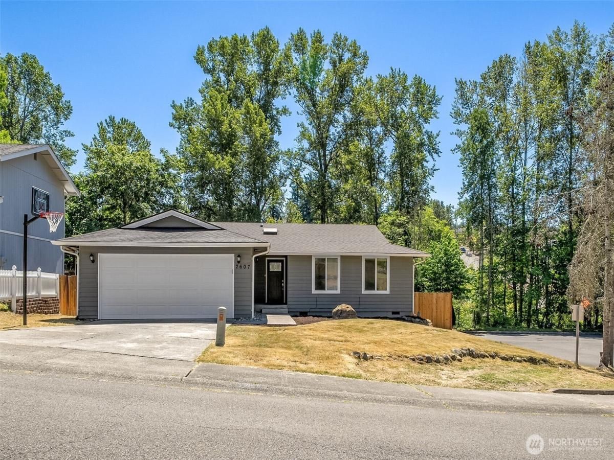 MLS #NWM2384585 image #0