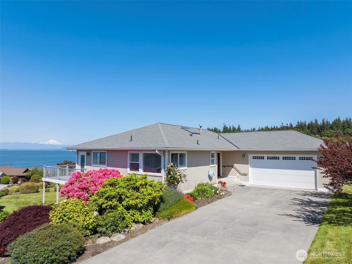 MLS #NWM2384737 image #0