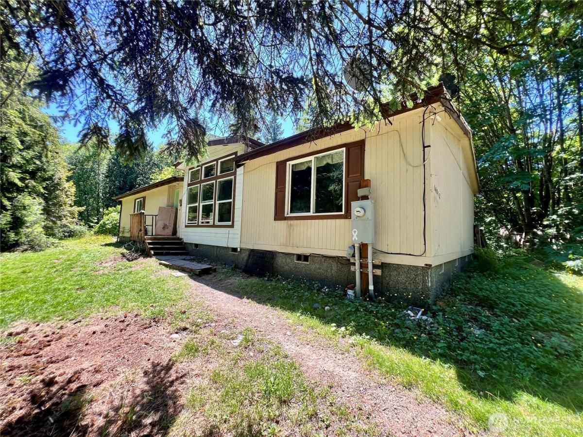 MLS #NWM2384858 image #0