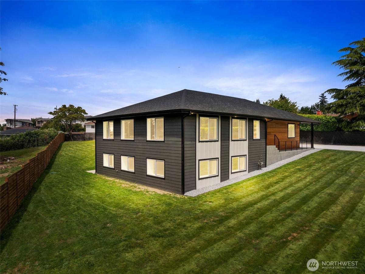 MLS #NWM2385270 image #0