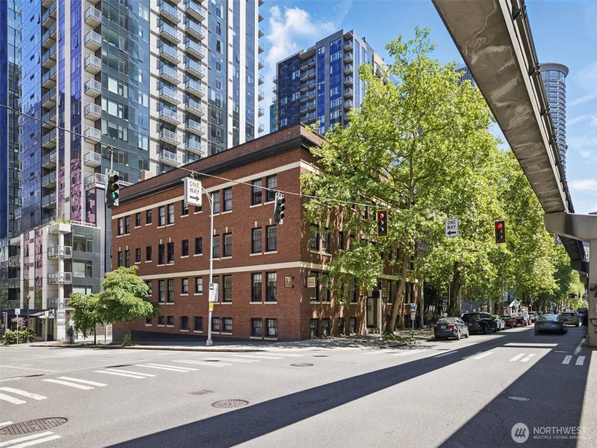 MLS #NWM2385377 image #0