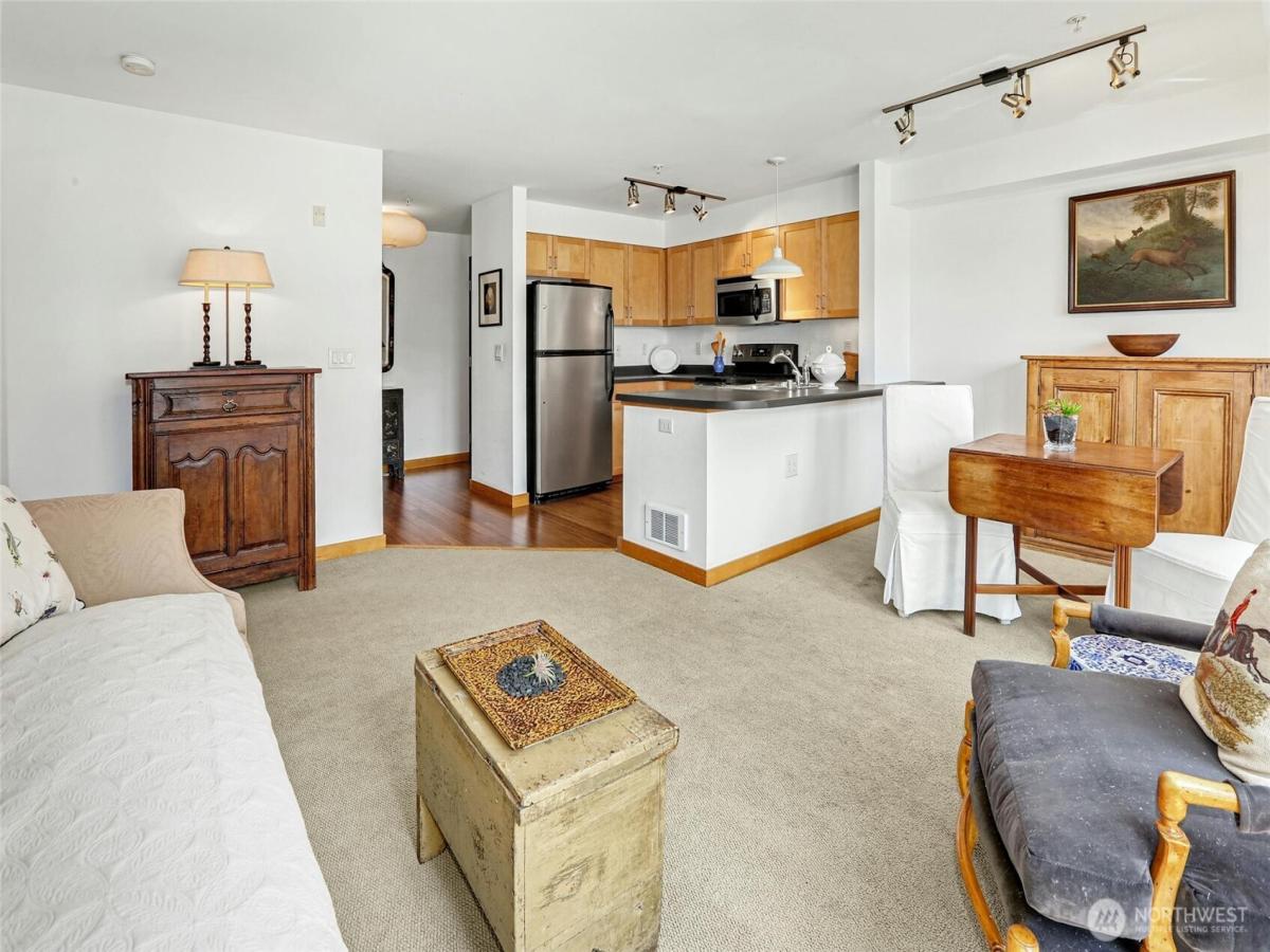 MLS #NWM2385414 image #0