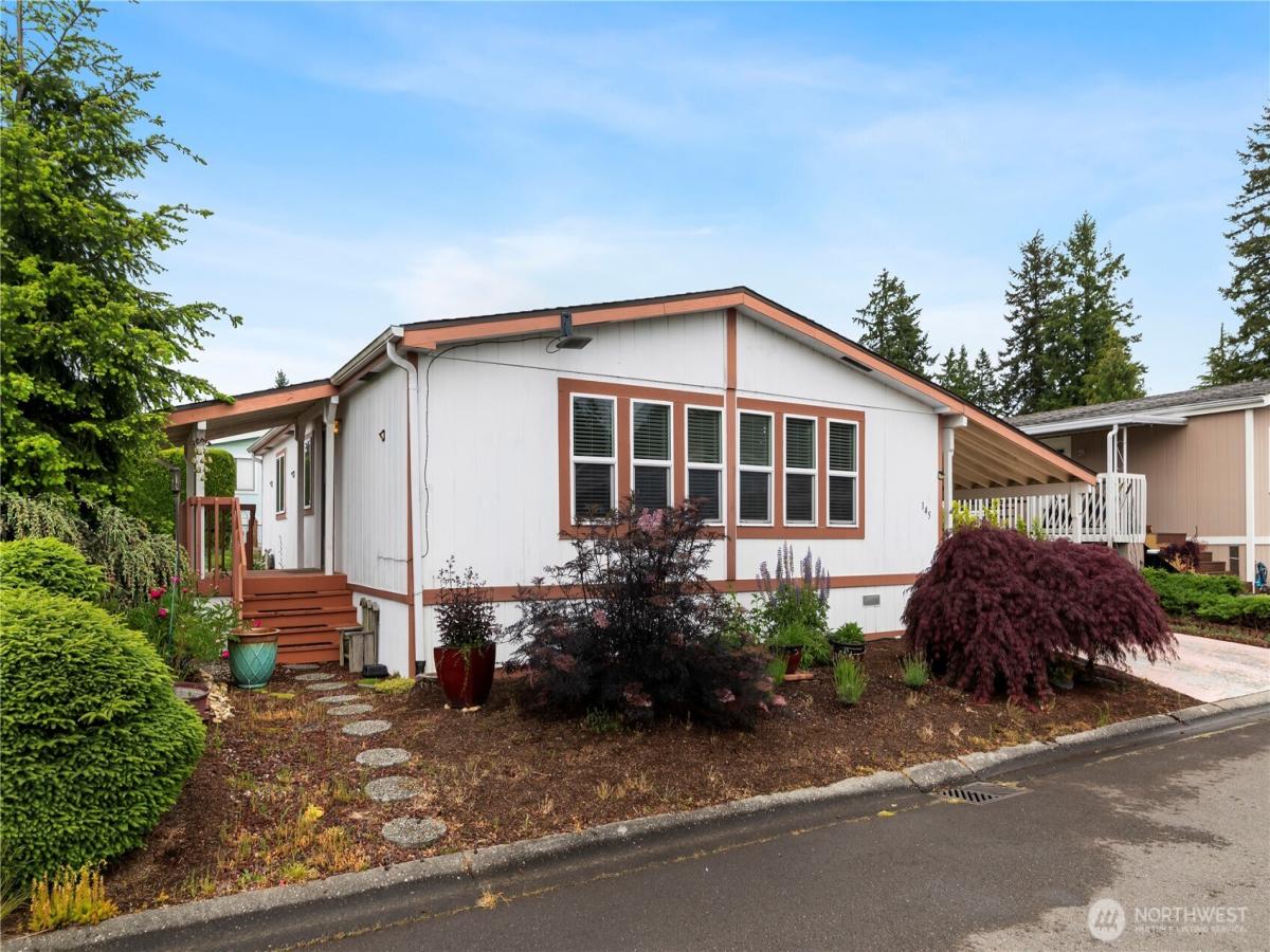 MLS #NWM2385508 image #0