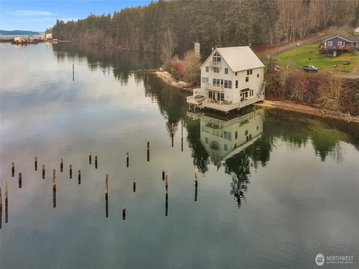 MLS #NWM2386110 image #0