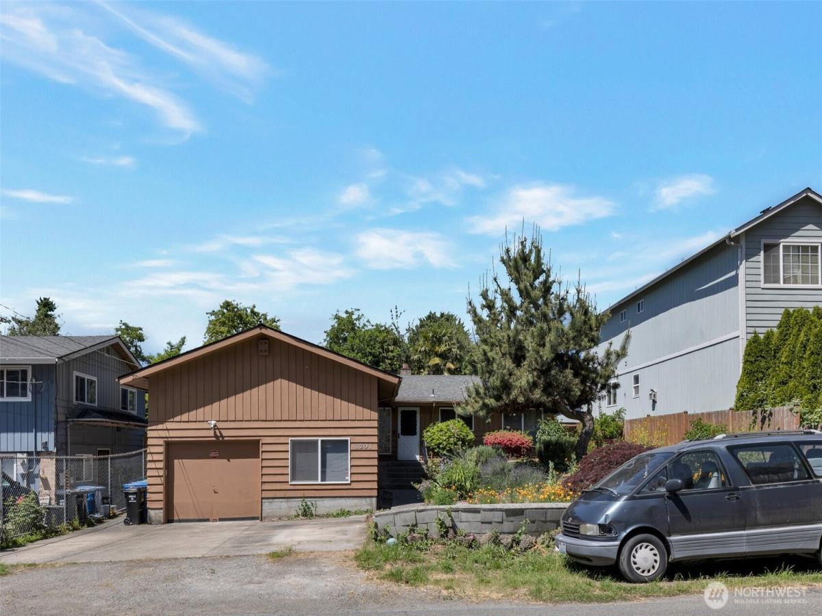MLS #NWM2386531 image #0