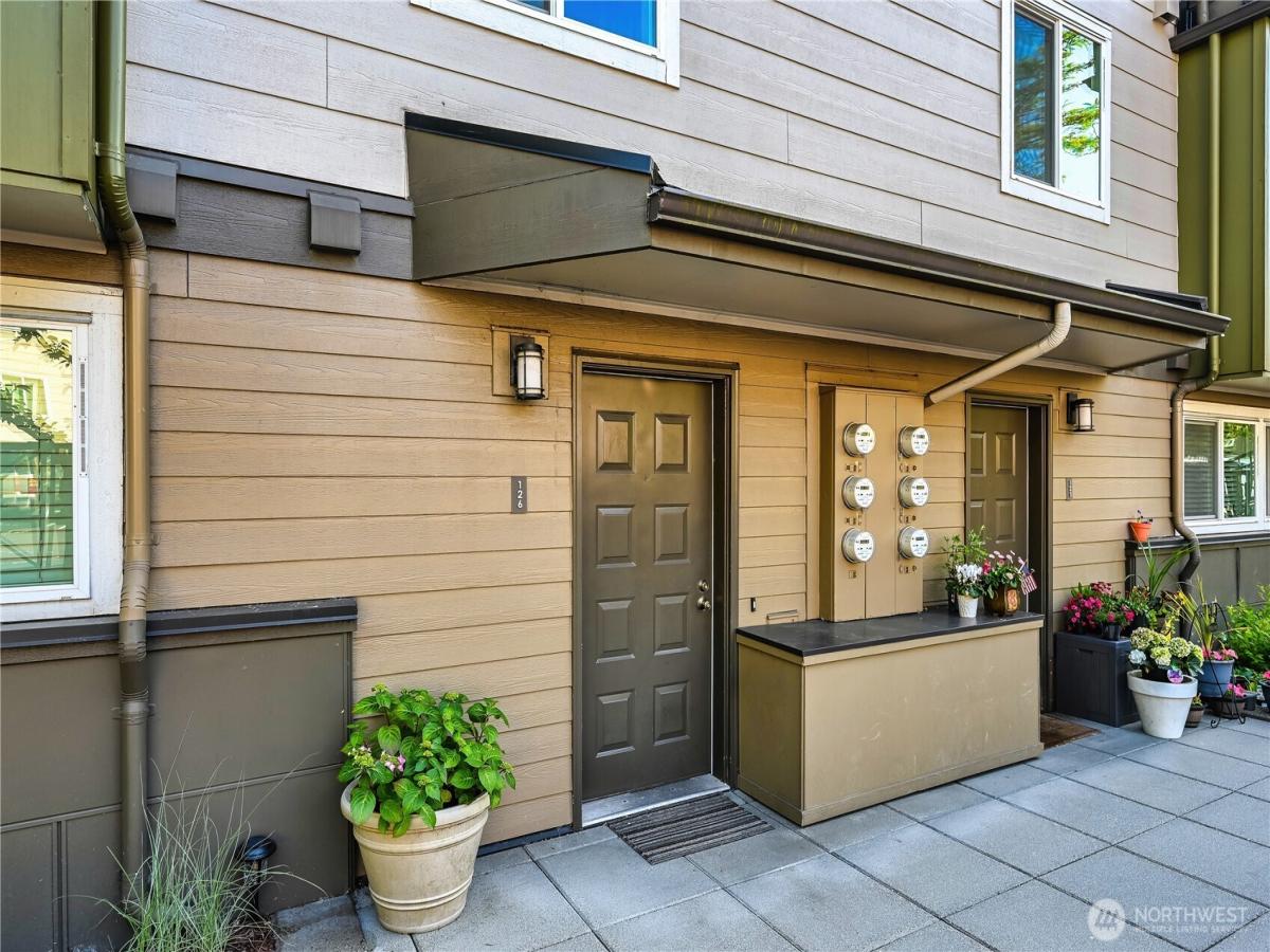 MLS #NWM2386599 image #0