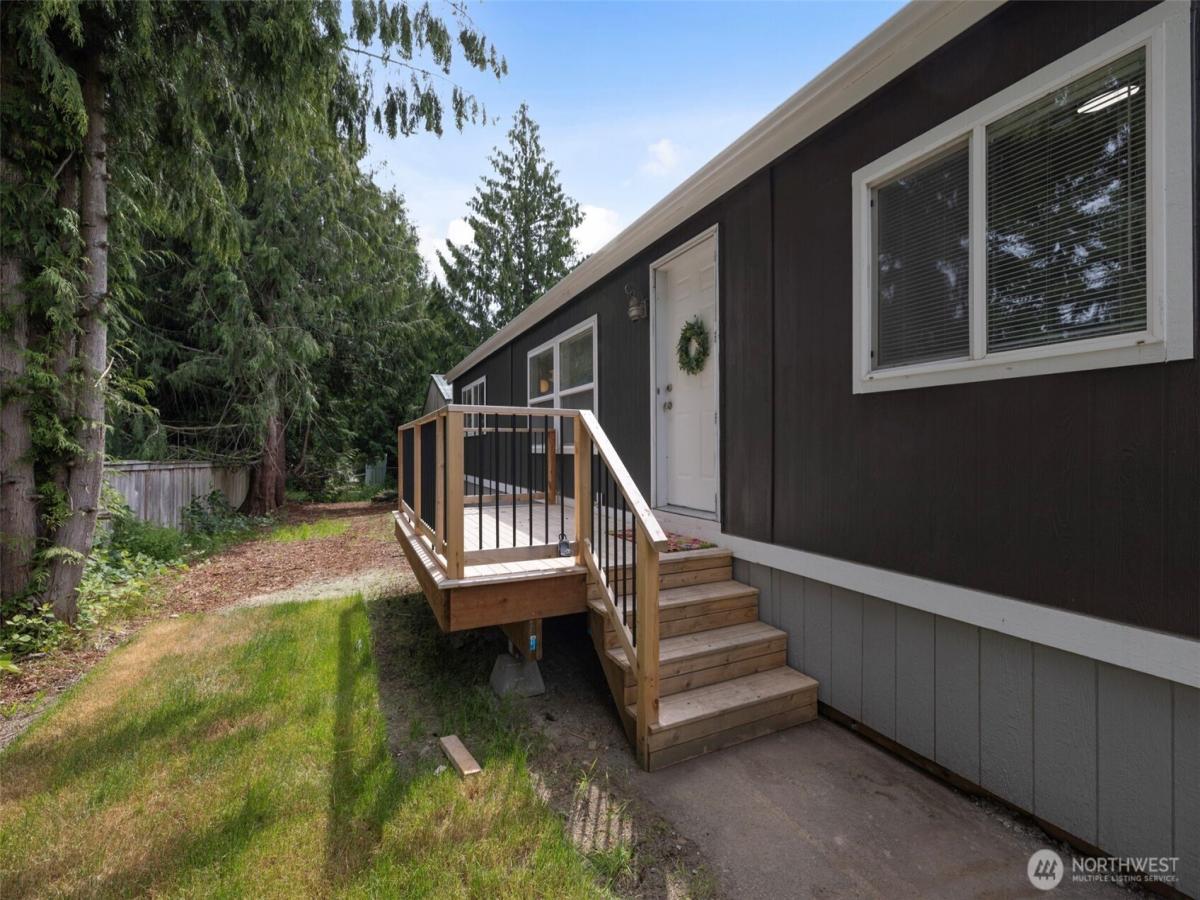 MLS #NWM2386947 image #0