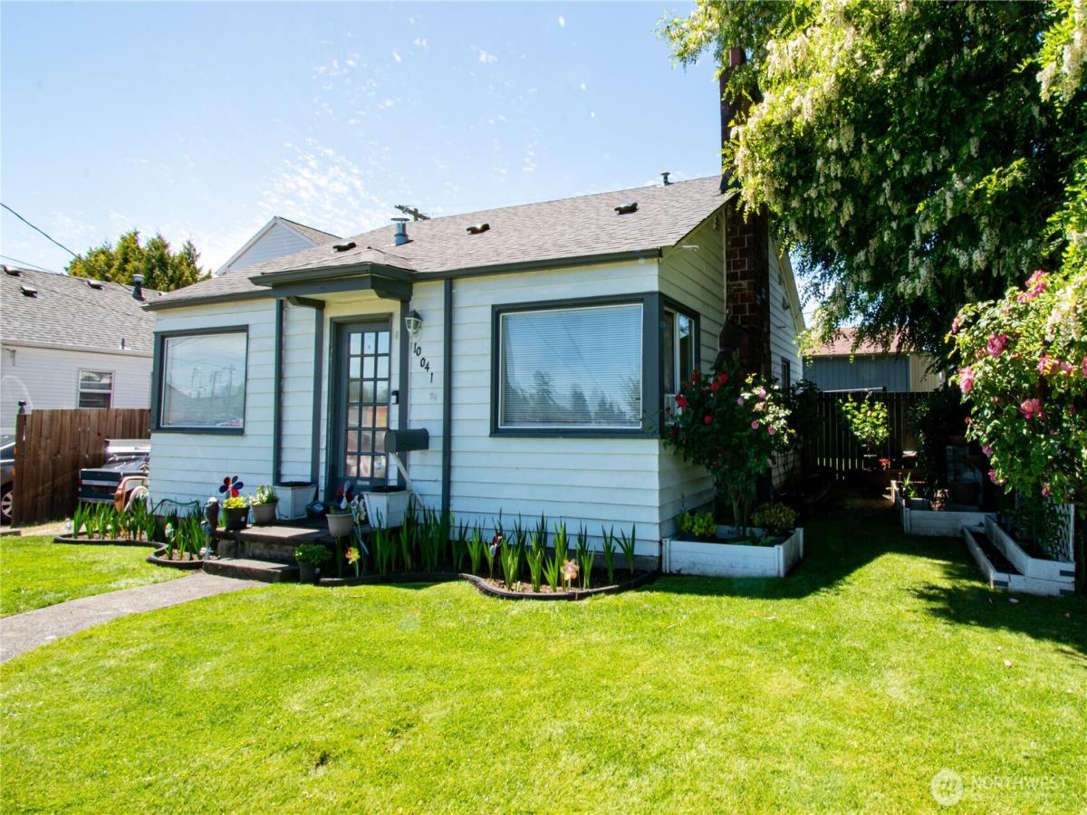 MLS #NWM2386972 image #0