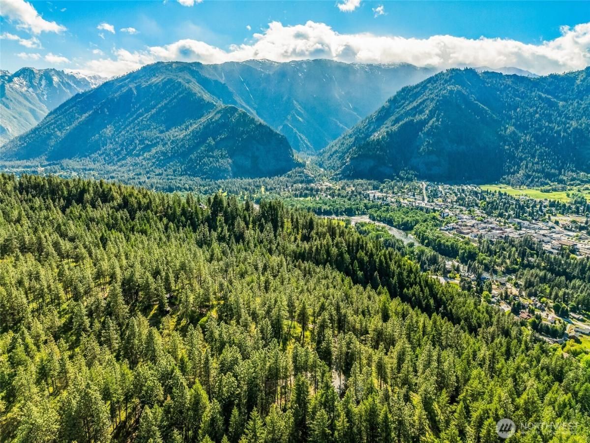 MLS #NWM2387565 image #0