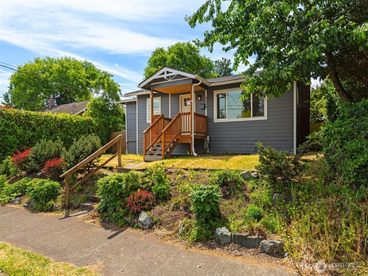 MLS #NWM2387671 image #0