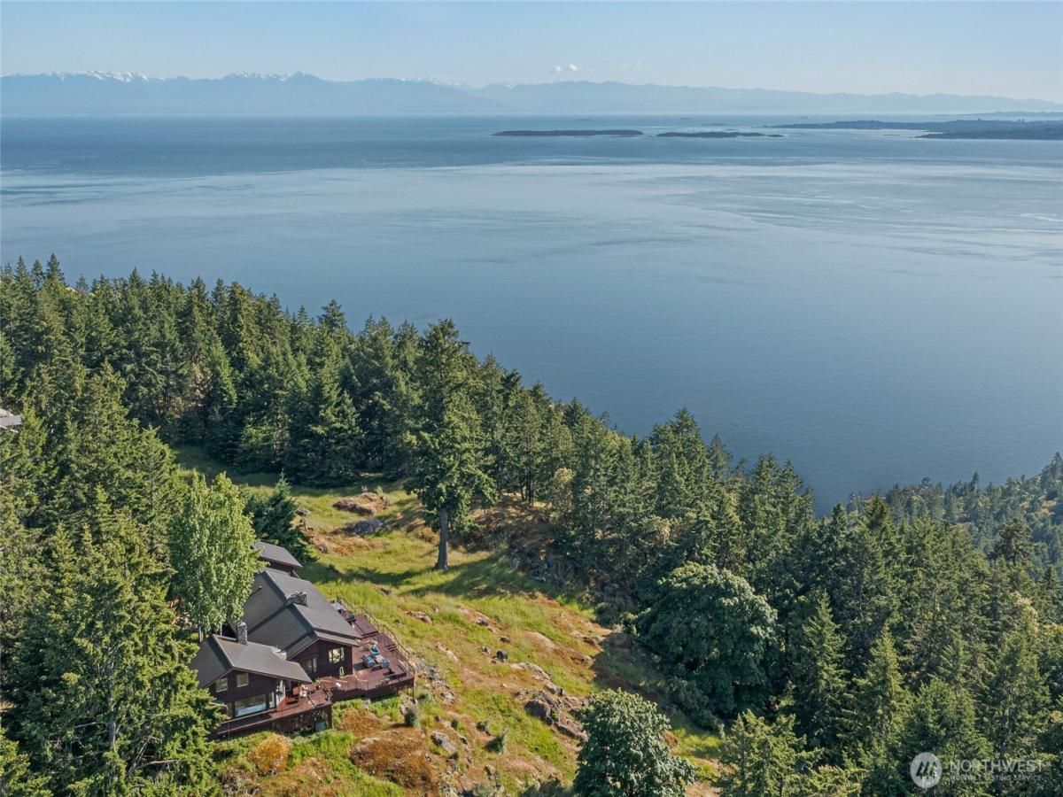 MLS #NWM2388190 image #0