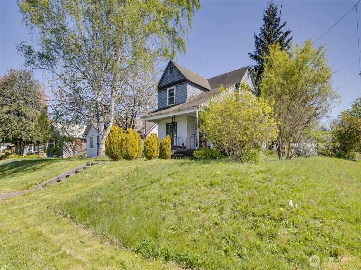MLS #NWM2361915 image #0