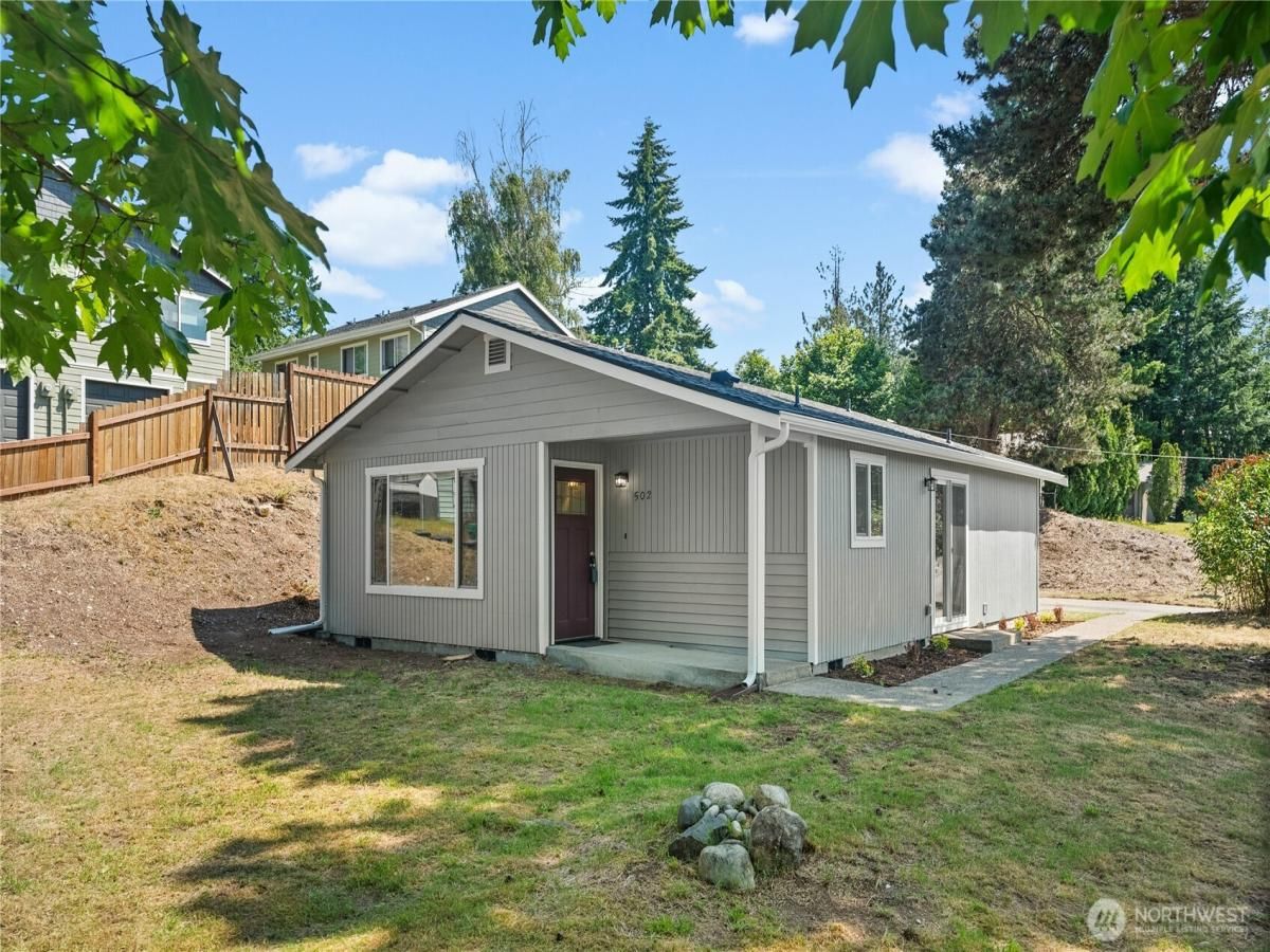 MLS #NWM2388416 image #0