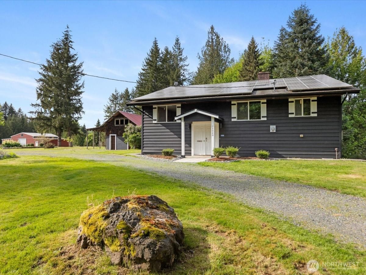 MLS #NWM2388734 image #0