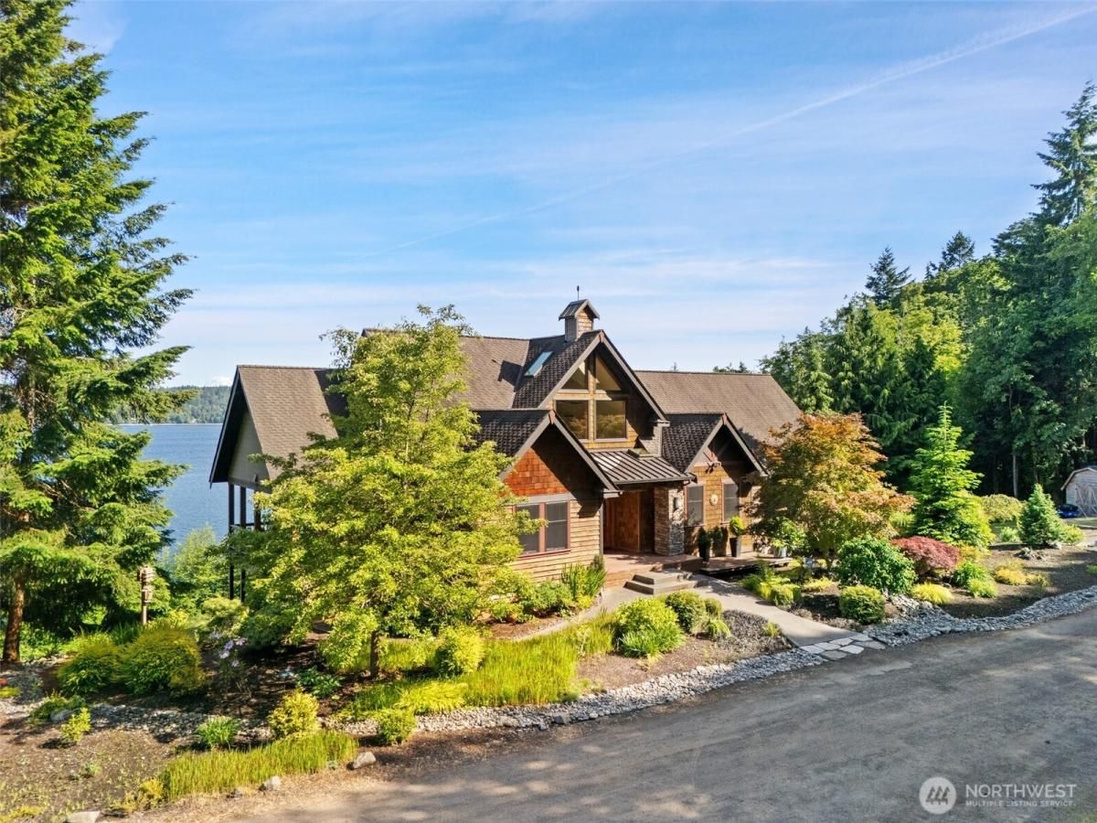 MLS #NWM2388808 image #0