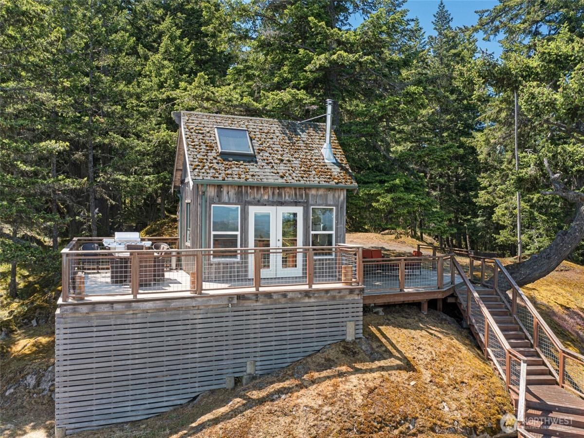 MLS #NWM2389070 image #0