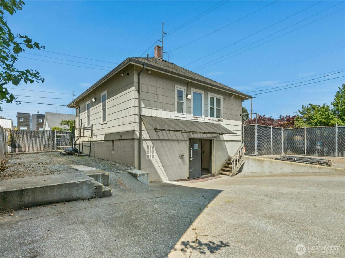 MLS #NWM2389207 image #0