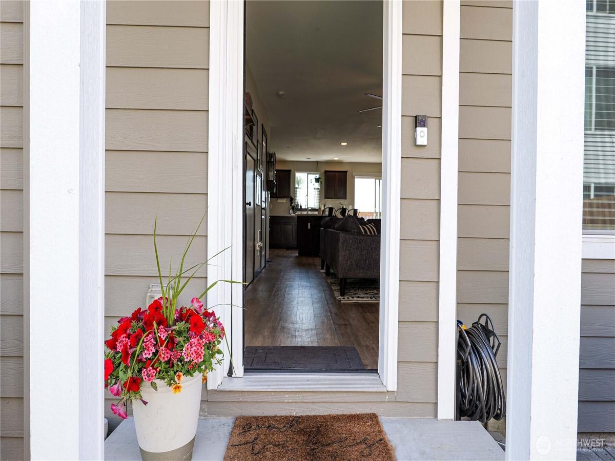 MLS #NWM2389272 image #0