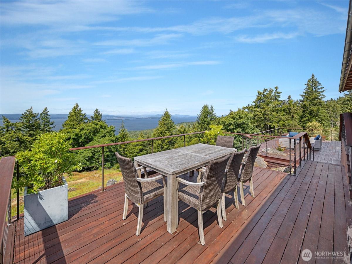 MLS #NWM2389584 image #0
