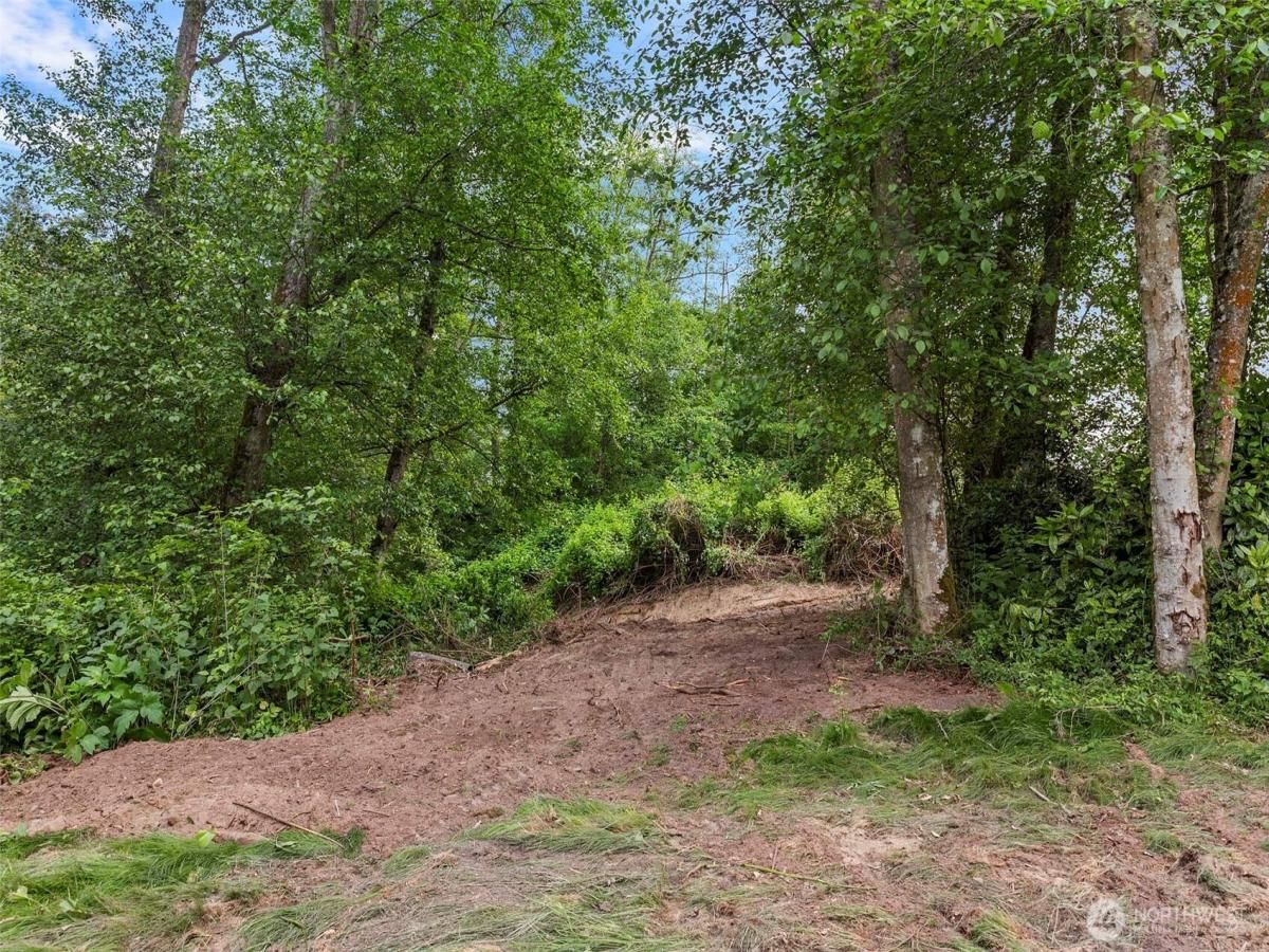 MLS #NWM2389684 image #0