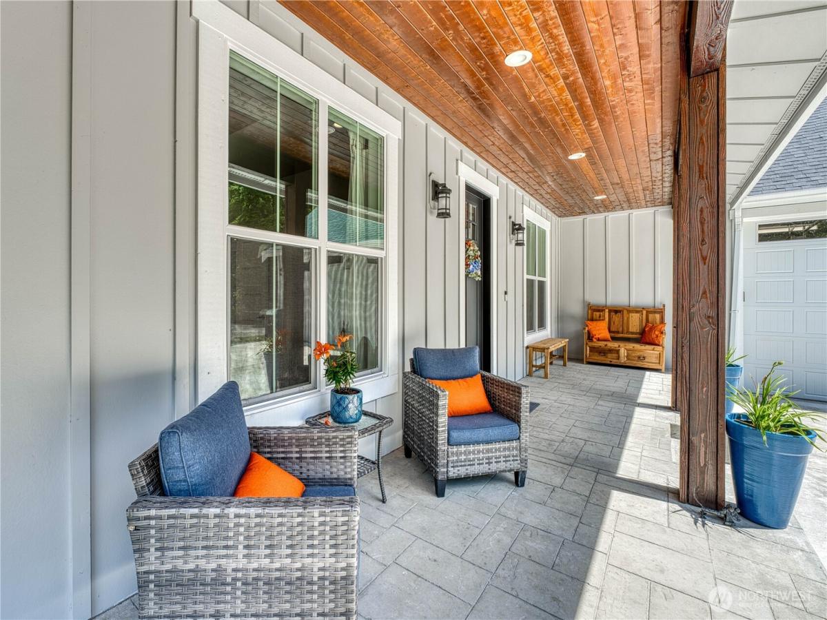 MLS #NWM2389803 image #0